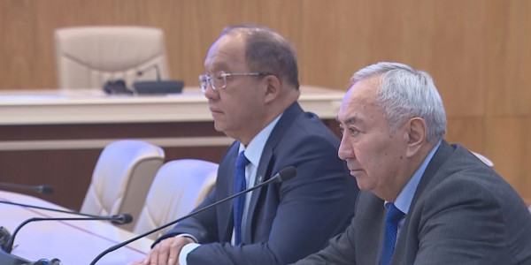 Ж. Дайрабаев Орталық сайлау комиссиясына құжатын тапсырды