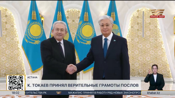 Глава государства принял верительные грамоты послов