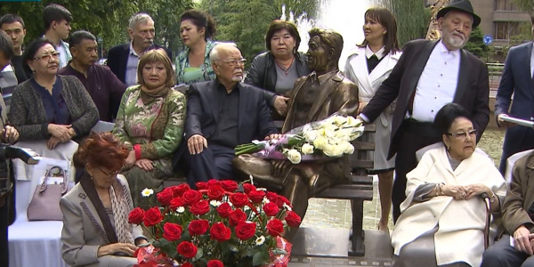 Шәкен Аймановтың ескерткіші ашылды