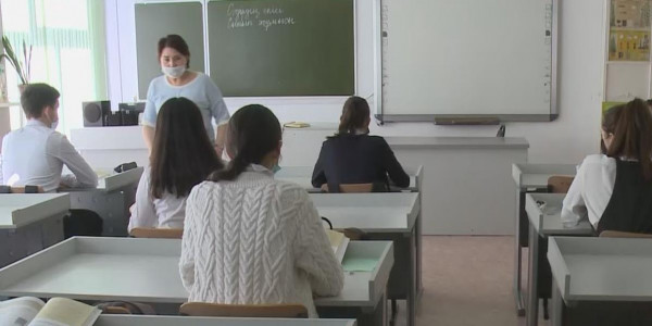 Более 1200 учителей получили вакцину от коронавируса в Кызылординской области