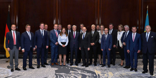 Президент принял участие в &laquo;круглом столе&raquo; деловых кругов Казахстана и Германии