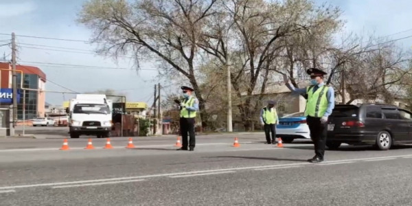 В черте города Алматы убрали заградительные посты