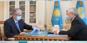 Глава государства принял акима Жамбылской области Б.Сапарбаева
