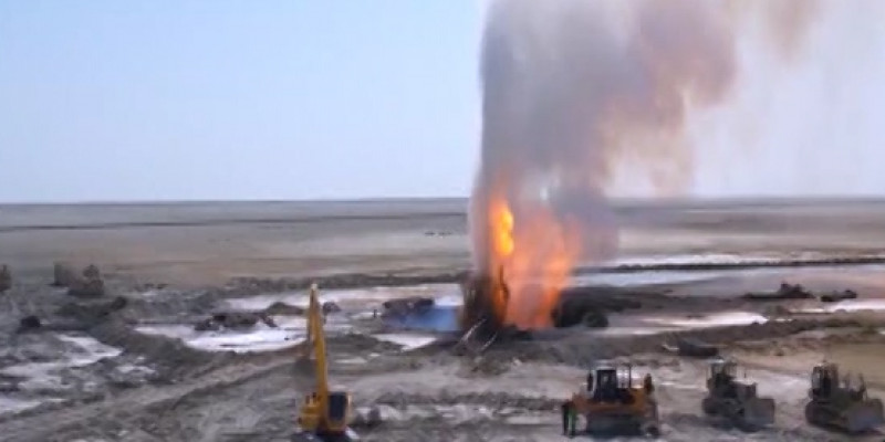 3 месяца горит нефтяная скважина на месторождении «Каратурун Южный»
