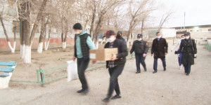Волонтеры с полицейскими Карагандинской области объединились для помощи нуждающимся