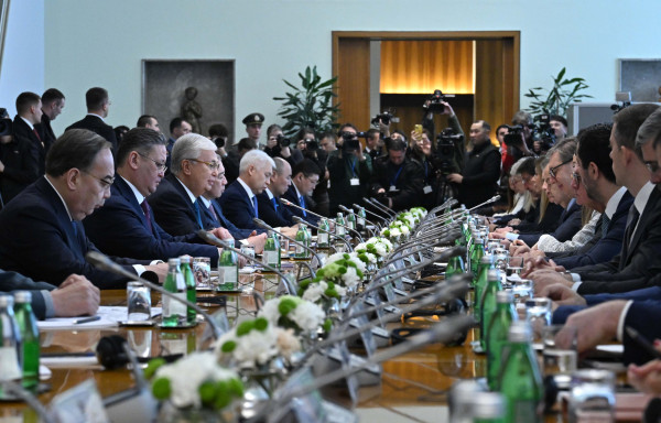 Мемлекет басшысы Сербия Президентімен кеңейтілген құрамда келіссөз жүргізді