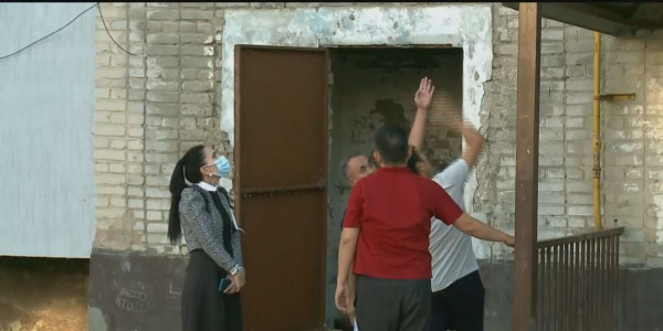 В Кызылорде после модернизации многоэтажка утопает в канализационных стоках