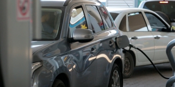 Снижение цен на бензин объяснил министр энергетики