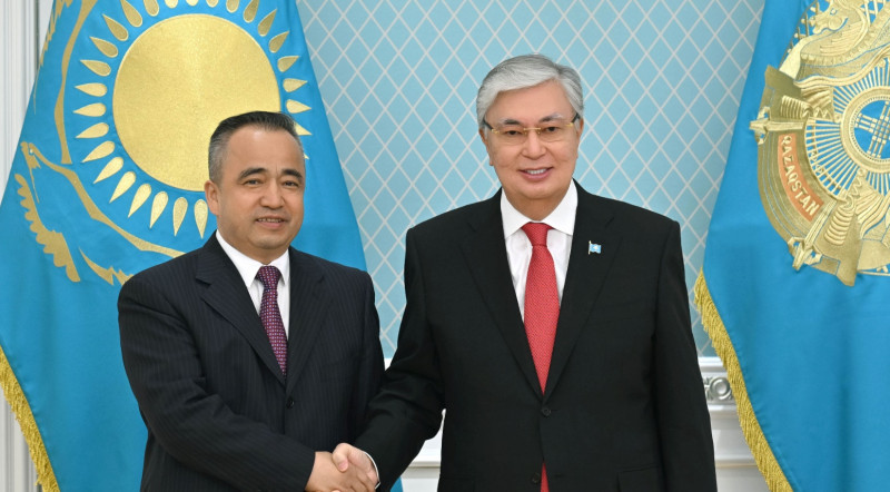 Президент принял заместителя секретаря парткома КПК Синьцзян-Уйгурского автономного района КНР