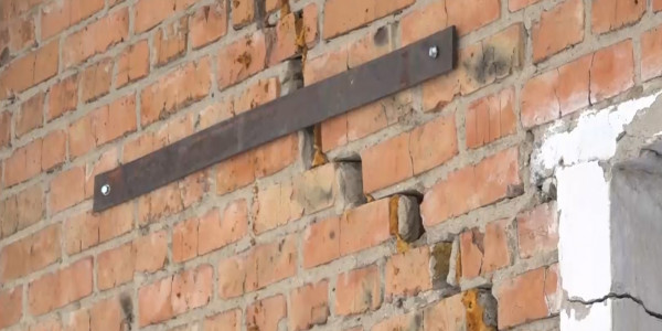 Шемонаиха тұрғындары екі жылдан бері апатты үйде тұрып келеді