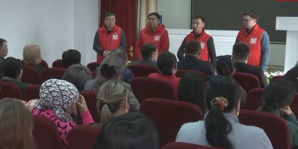 ҚХП тіл сарайының ұжымымен кездесті