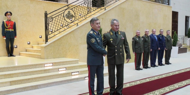 Министр обороны совершил официальный визит в Россию