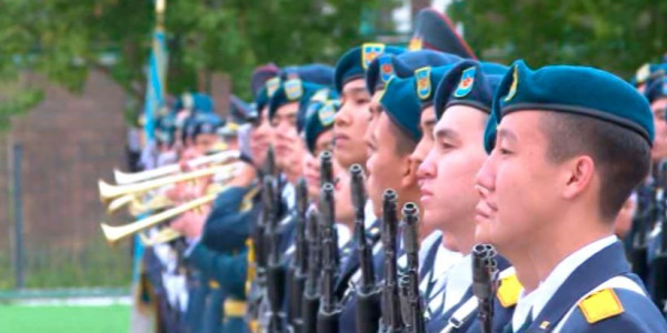 Елордада кадеттер әскери ант берді