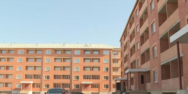 Көкшетауда мемлекеттік бағдарламамен салынып жатқан 15 тұрғын үйдің құрылысы тоқтап тұр