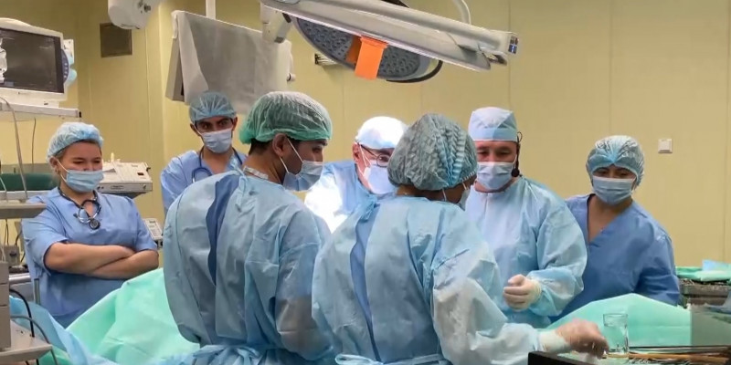 Ведущие детские хирурги из Турции прибыли в столицу Казахстана