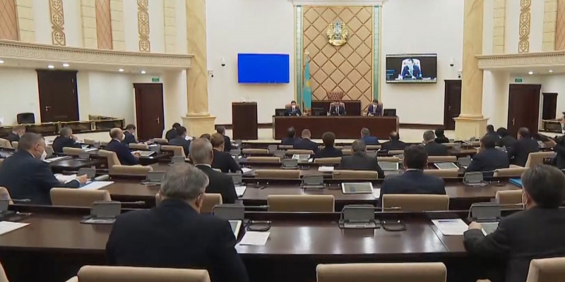 Сенаторы предлагают ужесточить требования к казахстанским дипломатам