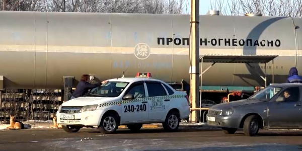 На заправках в Уральске не хватает сжиженного газа