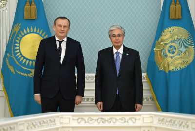 Глава государства принял губернатора Ленинградской области России Александра Дрозденко