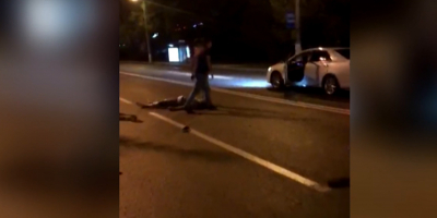 Алматыда көлік жүргізушісі бір топ адамды қасақана қақты