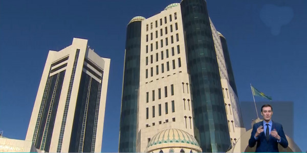 Сенаторы внесли изменения в законопроект по общественным советам