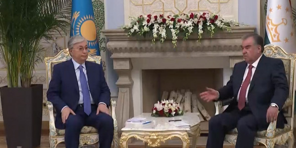 Глава государства прибыл в Душанбе