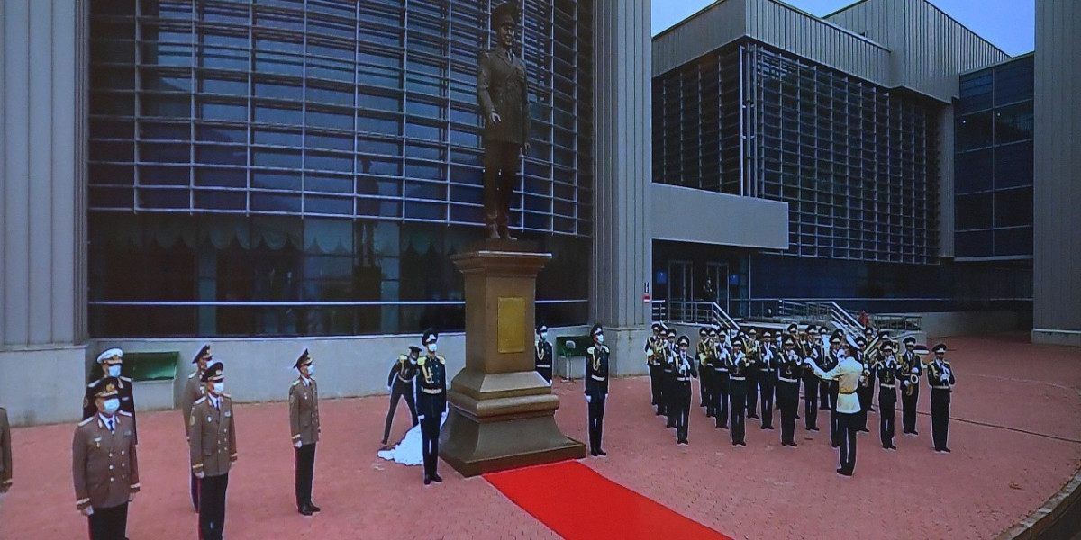 Мемлекет басшысы Н.Ә.Назарбаевқа арналған монументтің ашылу рәсіміне қатысты