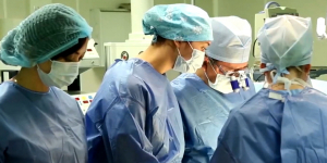 Казахстанские врачи удалили опухоль размером с мяч