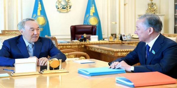 Елбасы принял председателя Мажилиса Н.Нигматулина