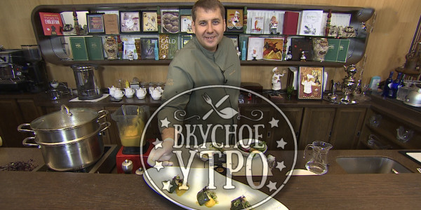 Форель на пару со шпинатом, пюре из цветной капусты с огуречной сальсой. Кулинарное шоу «Вкусное утро»