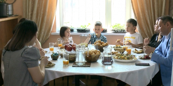 Бір шаңырақ астында көпұлтты балалар өмір сүреді