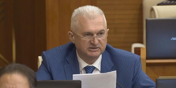 Утечкой казахстанских специалистов обеспокоен мажилисмен