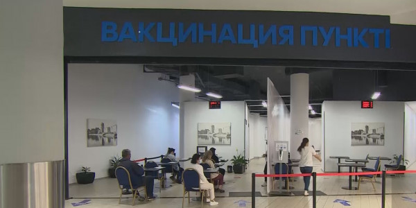 Ревакцинация первых привившихся пройдет в октябре