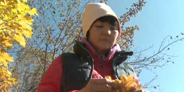 Женщина с редкой болезнью просит помощи у государства