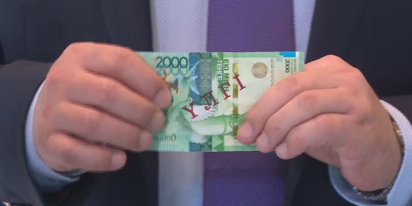 &laquo;Почувствуй - посмотри - поверни&raquo;: как отличить поддельную банкноту