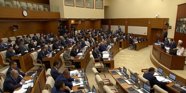 Мәжіліс жаңа заң жобаларын жұмысқа алды