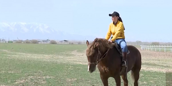 Девушка-кокпаршы живет в Алматинской области