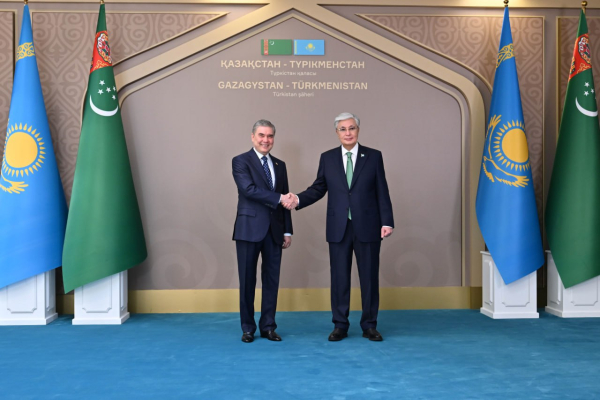 Қ. Тоқаев Түрікменстан Халк Маслахатының Төрағасымен бейресми кездесу өткізді