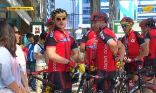 &laquo;Спорт без границ&raquo;: финал всемирной серии бокса пройдет в Астане, встреча триумфаторов &laquo;Джиро де Италия&raquo; с казахстанскими болельщиками, все о карате киокушинкай, прощанье Хави с &laquo;Барселоной&raquo;.