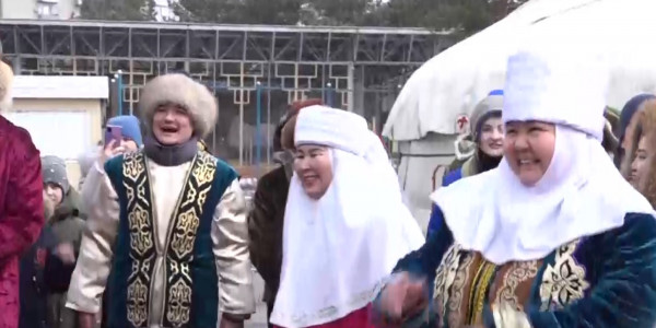 Глава государства поздравил казахстанцев с праздником Амал