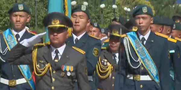 Выпускникам &laquo;Жас Улан&raquo; в Шымкенте вручили аттестаты