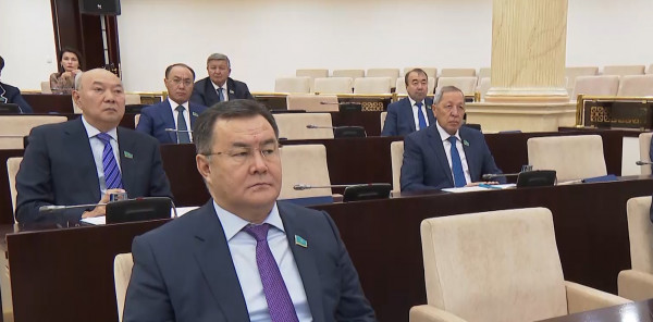 Принят закон по формированию кадрового состава ЕЭК