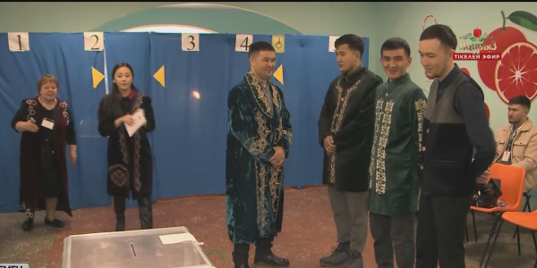 Қызылорда облысының тұрғындары дауыс беру барысында қазақы салт-дәстүрлерді паш етті