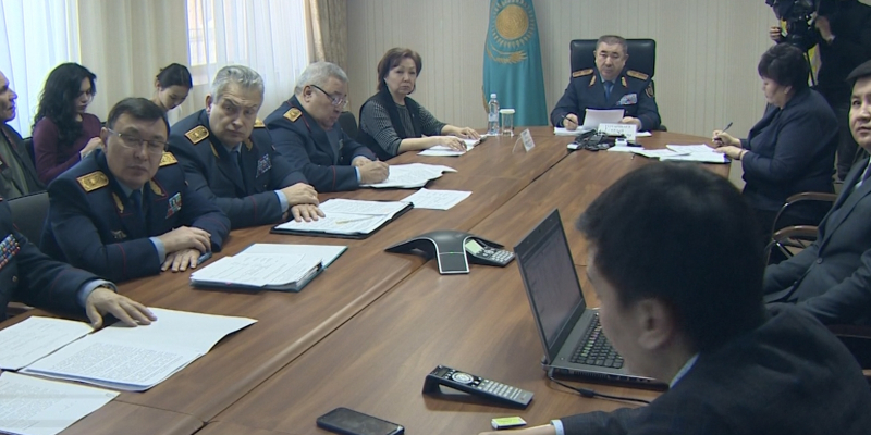 «Әлеуметтік қамқорлық»: министр внутренних дел выслушал казахстанцев