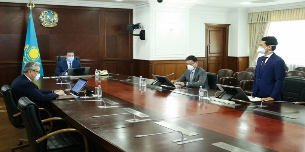 А.Мамин представил первого вице-министра цифрового развития Б.Мусина