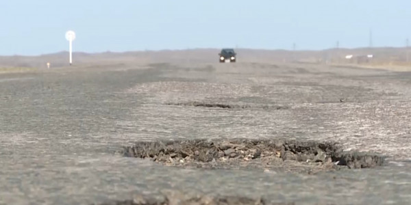 Мажилисмены обратили внимание на состояние дорожной инфраструктуры РК