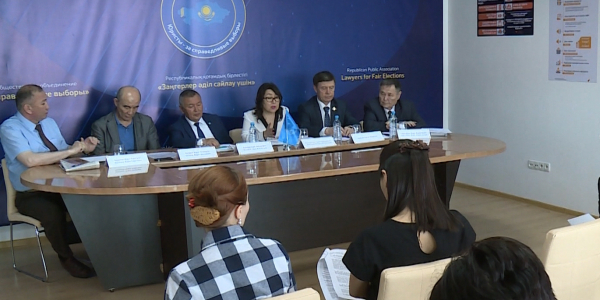 Заңгерлер сайлауға қатысты халыққа құқықтық кеңес береді