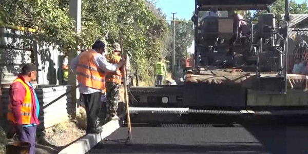 Аким Алматы лично проверил ход работы по ремонту дорог в городе