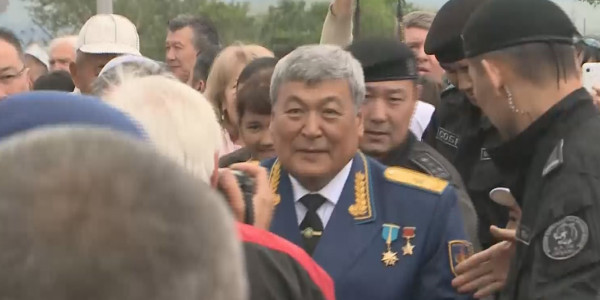 Тоқтар Әубәкіров коронавируспен ауруханаға түсті