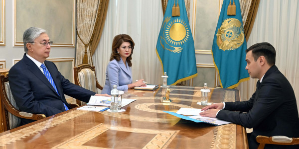 Глава государства принял Уполномоченного по правам человека Артура Ластаева