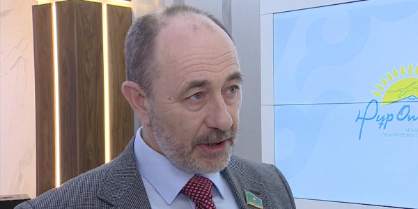 Отставку Правительства комментируют политологи